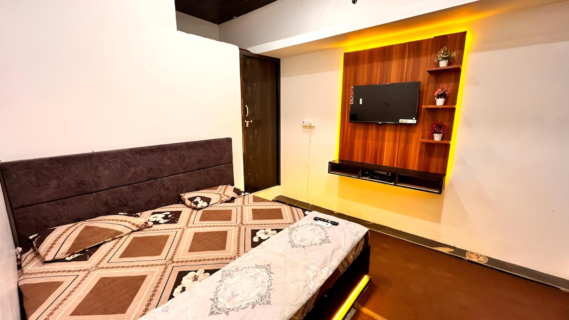 Pallav Guest House Удджайн Екстер'єр фото