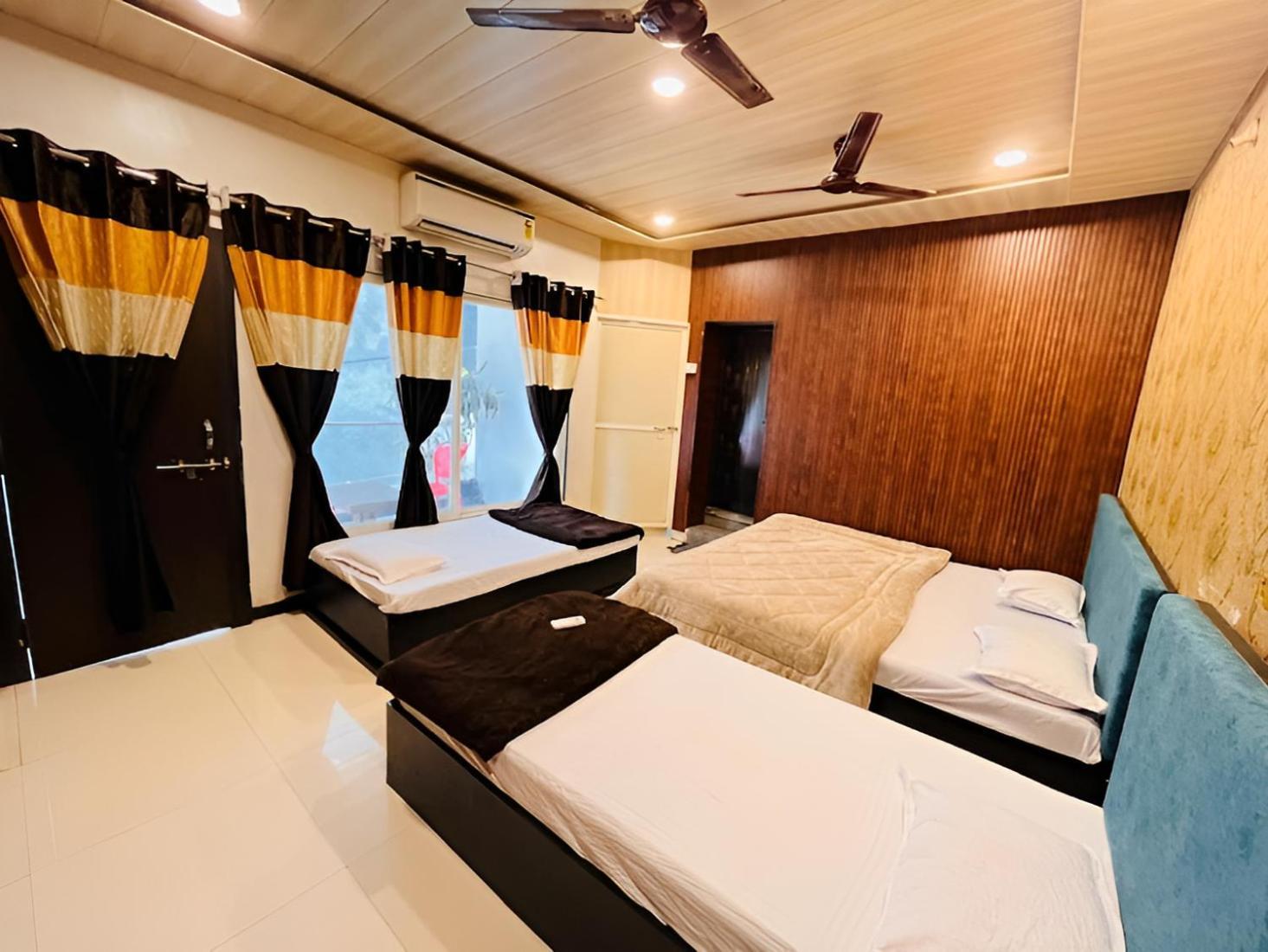 Pallav Guest House Удджайн Екстер'єр фото